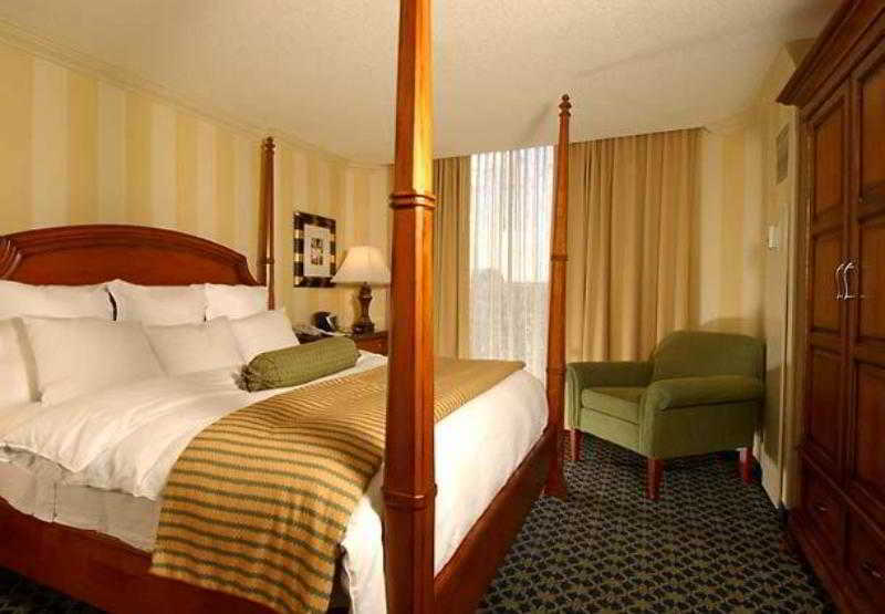 Greenville Marriott Room photo